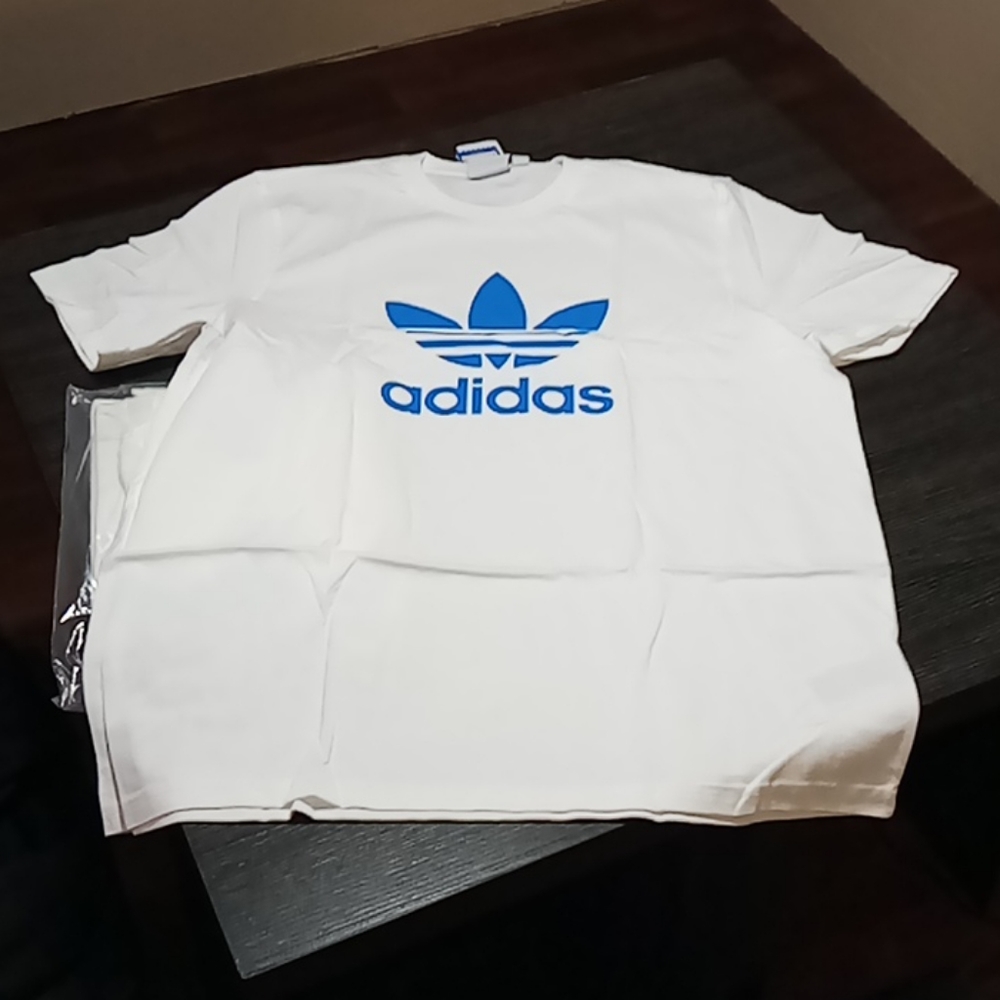Adidas T-shirt